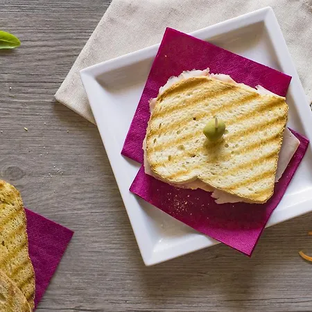 Le Dolcezze Oda ve Kahvaltı Crone